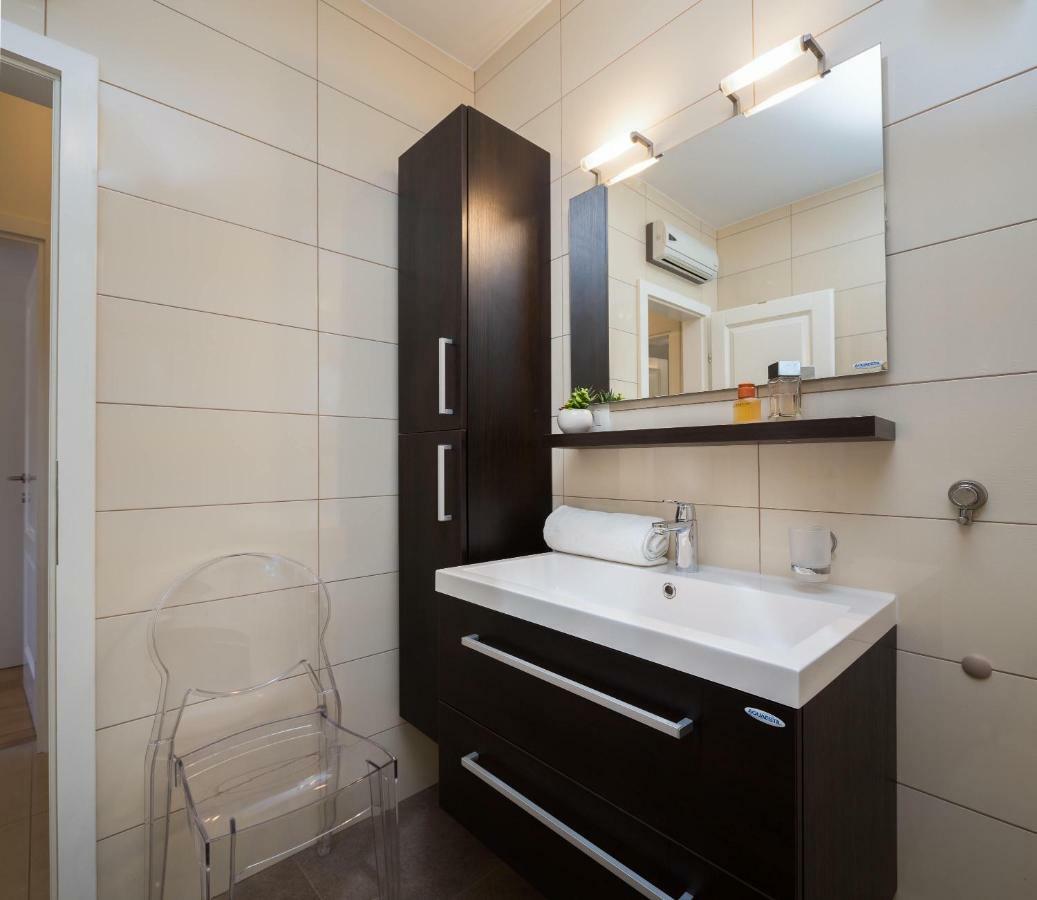 Holiday Home Brac Supetar Bagian luar foto