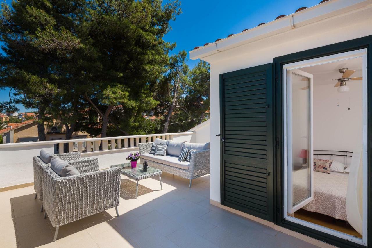 Holiday Home Brac Supetar Bagian luar foto