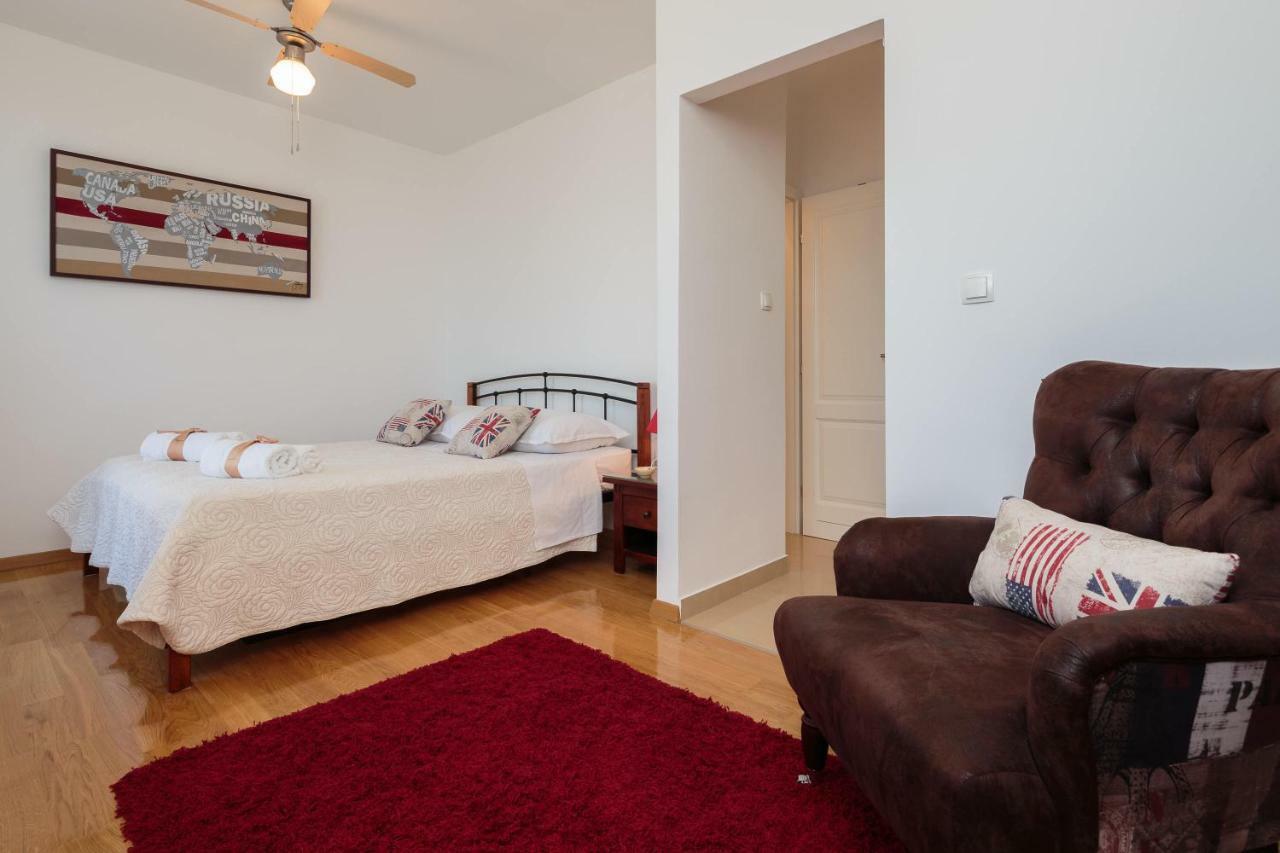 Holiday Home Brac Supetar Bagian luar foto