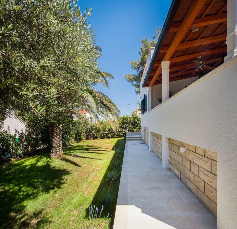 Holiday Home Brac Supetar Bagian luar foto