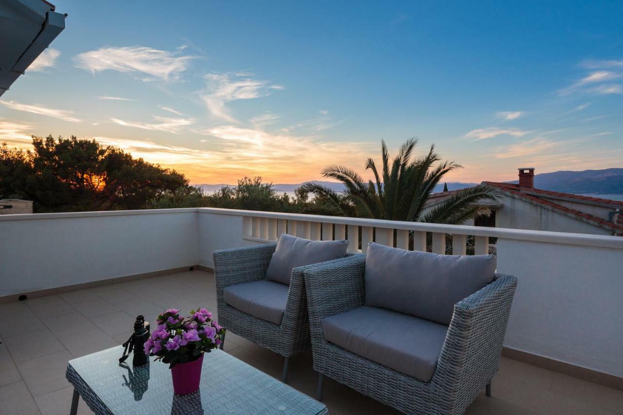 Holiday Home Brac Supetar Bagian luar foto
