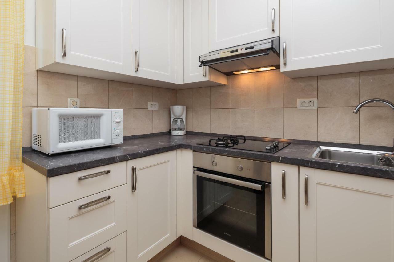 Holiday Home Brac Supetar Bagian luar foto