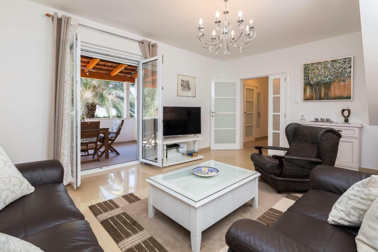 Holiday Home Brac Supetar Bagian luar foto