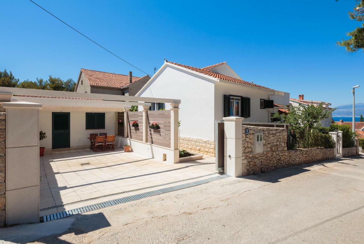 Holiday Home Brac Supetar Bagian luar foto