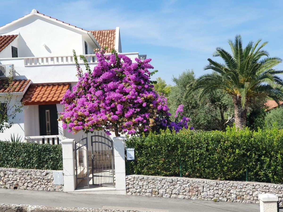 Holiday Home Brac Supetar Bagian luar foto