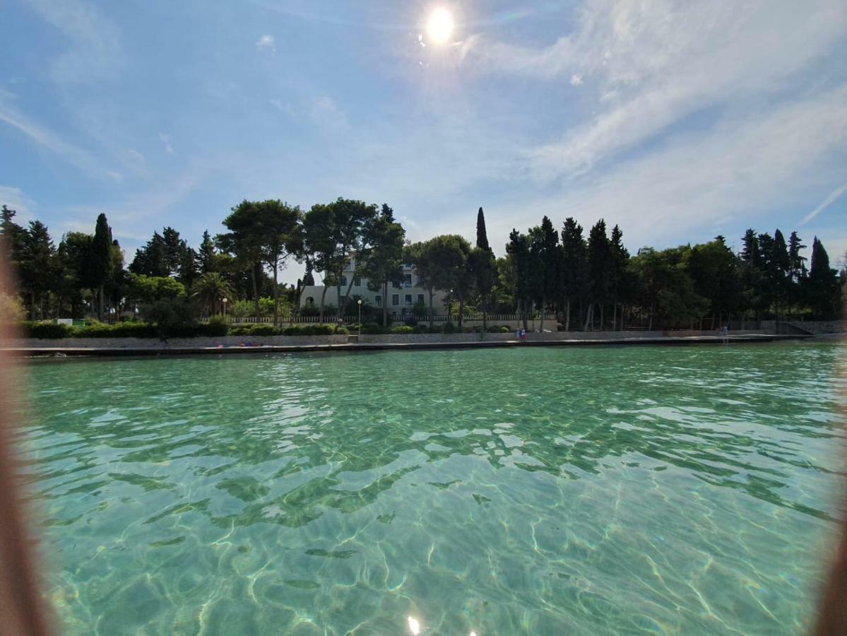 Holiday Home Brac Supetar Bagian luar foto